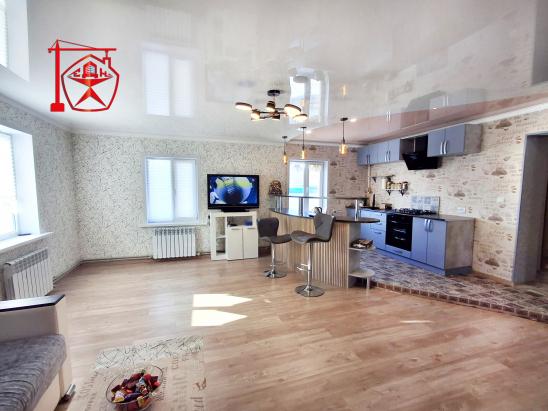 Дом с новым ремонтом мебелью.